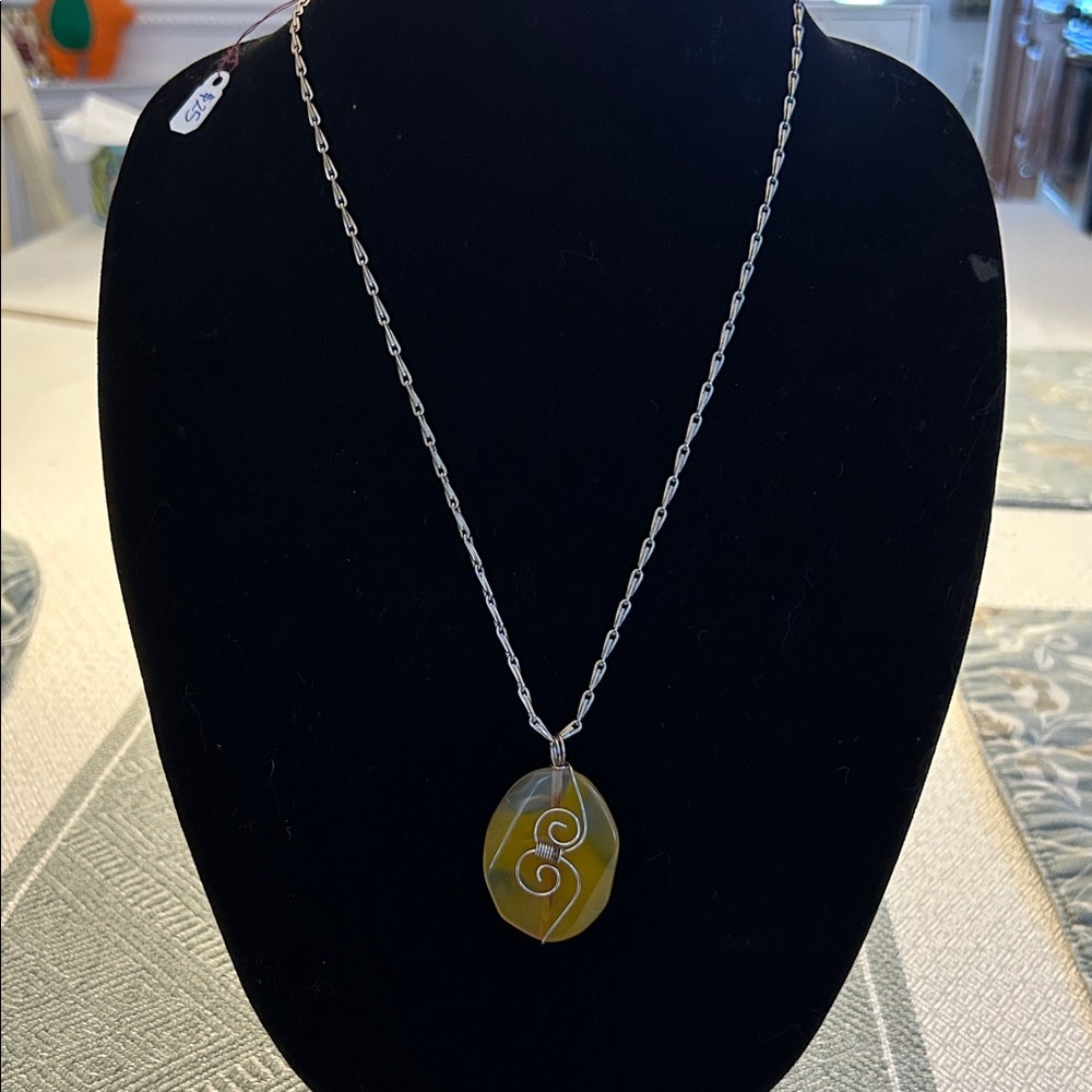 Elegant Silver and Yellow Pendant Necklace
